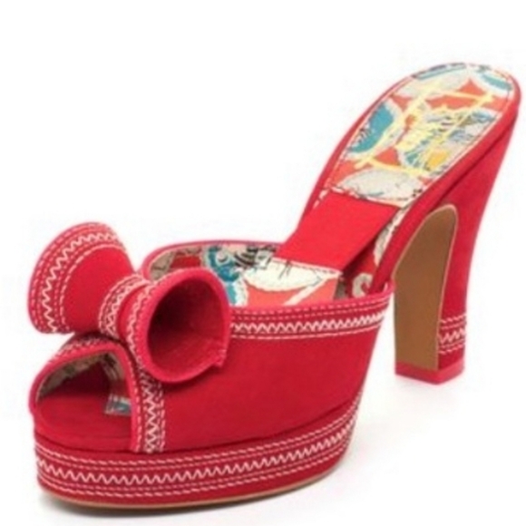 DISO THESE MISS L FIRE SHOES SIZES 40,41, AND42 PRETTY PLEASE 🙏 - Picture 4 of 8